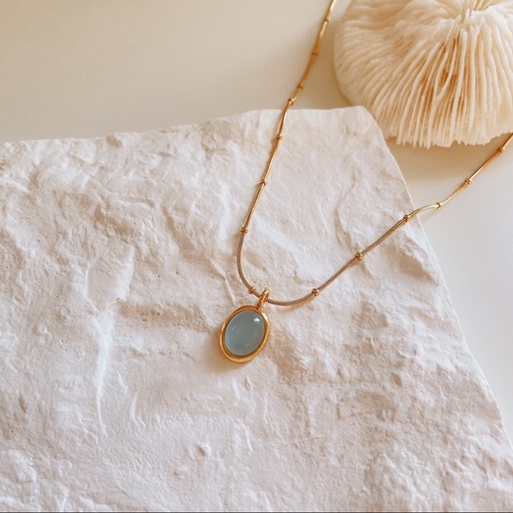 Premium Gold plated oval natural aquamarine necklace - Picture 8 of 8